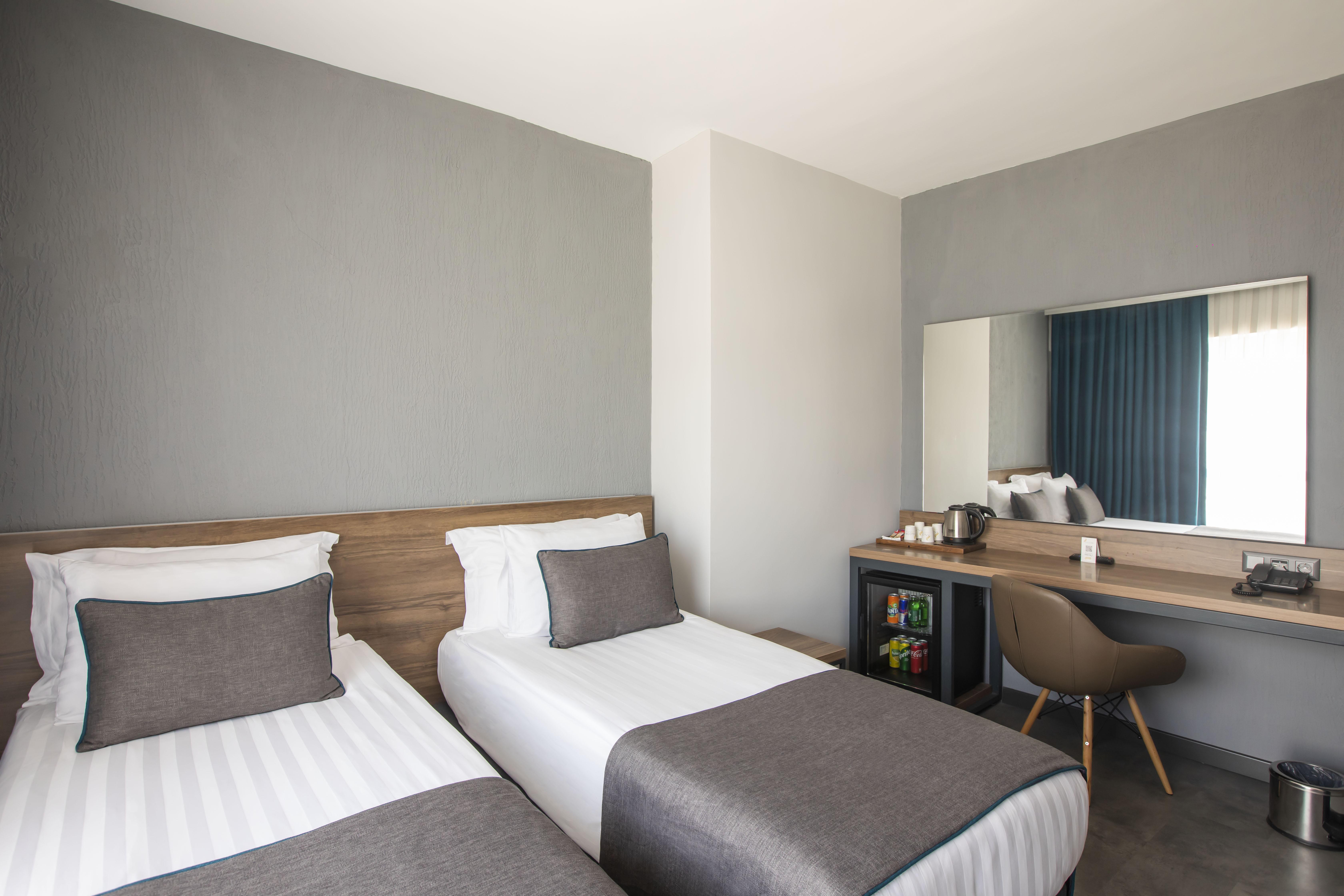 Falcon 1511 Otel