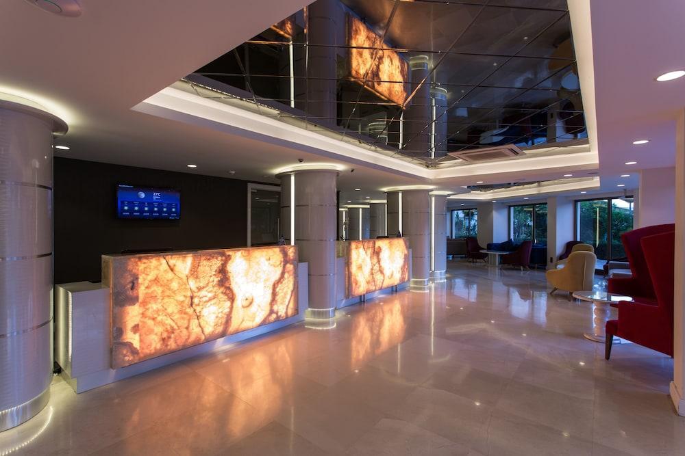 Falcon 1511 Otel
